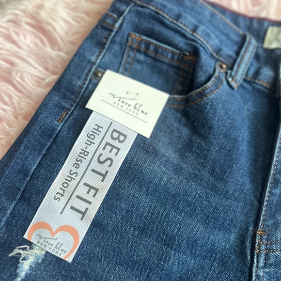 Vincent blue New York Jean shorts. - Picture 2 of 4